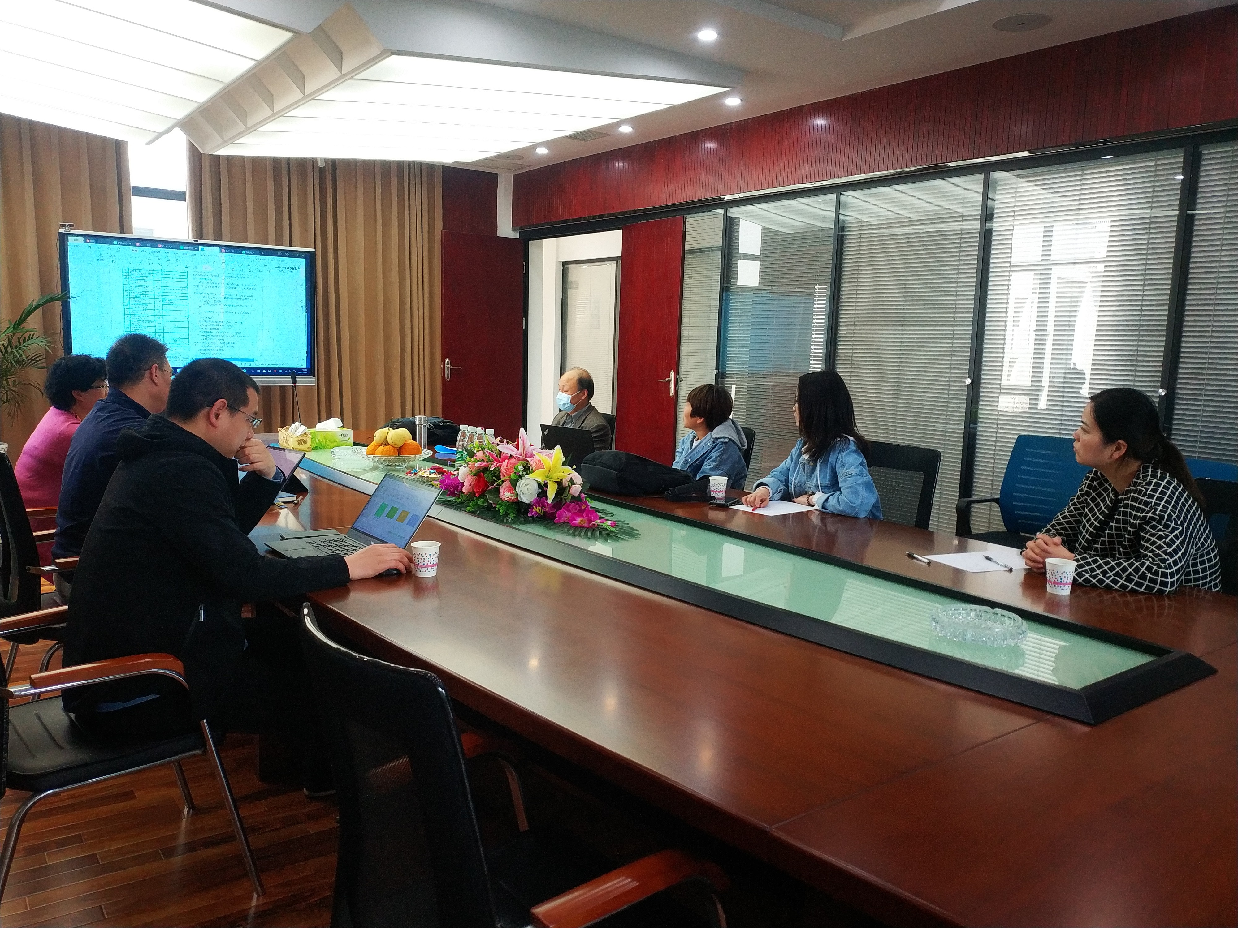 長(zhǎng)期與華中科技大學(xué)教授及團(tuán)隊(duì)合作