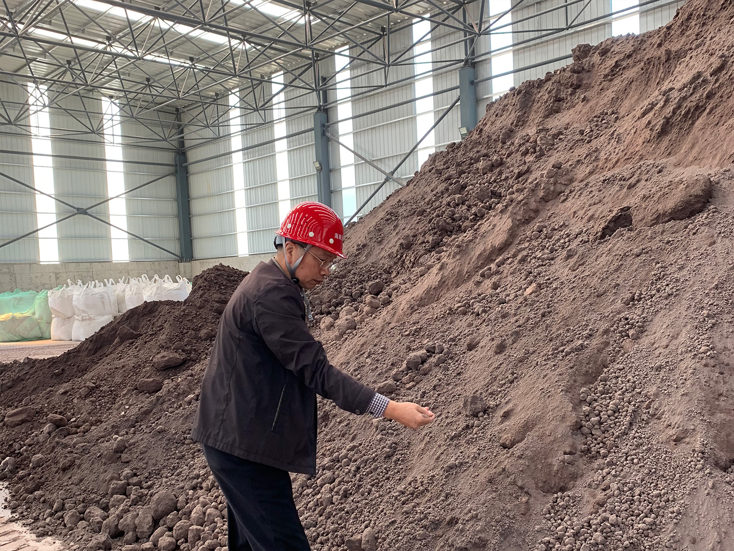 武漢理工教授團隊與天龍赴客戶現場研討新項目